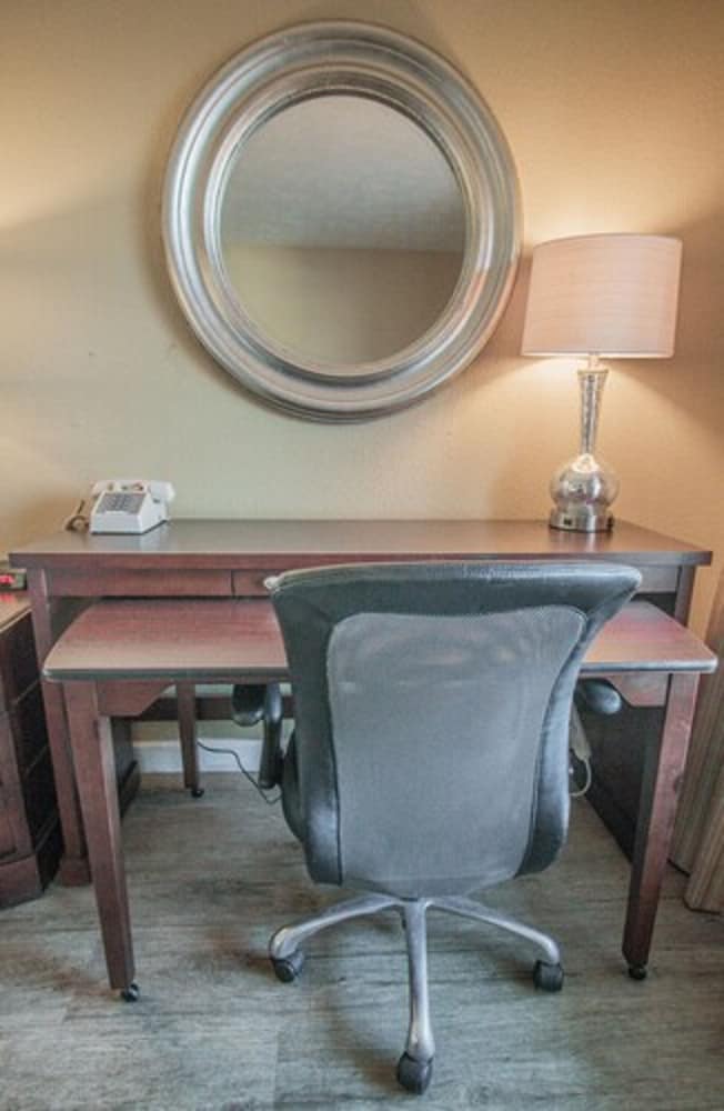 Days Inn by Wyndham Fort Walton Beach - photo 14