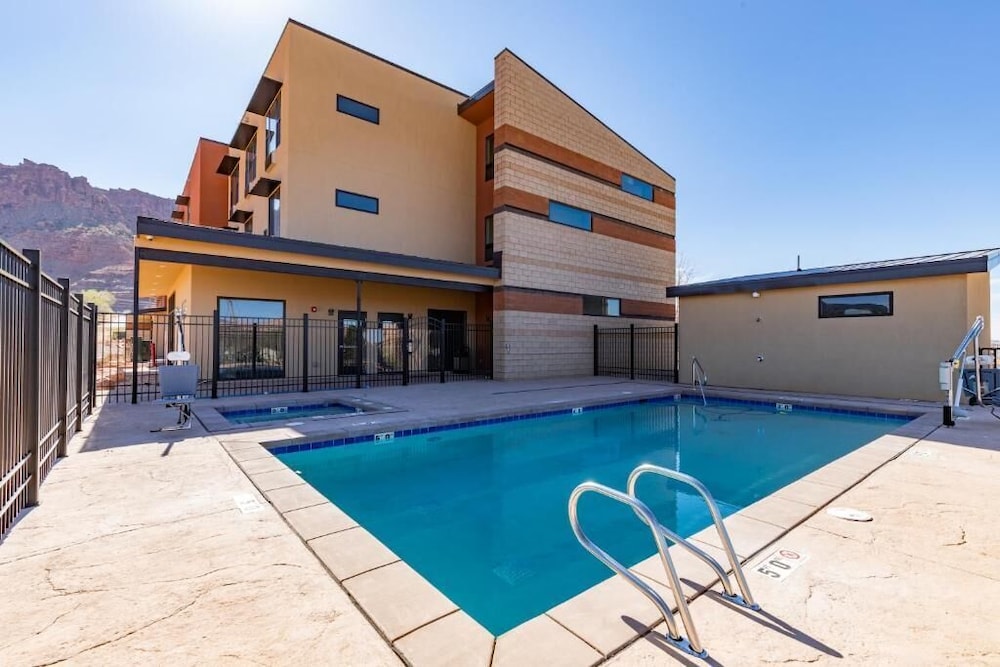 Scenic View Inn & Suites Moab - photo 16