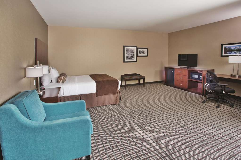 La Quinta Inn & Suites by Wyndham Bellingham - photo 27