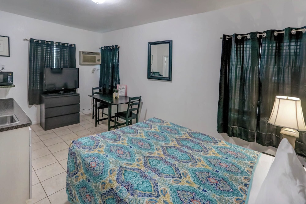 Richard's Motel - photo 23