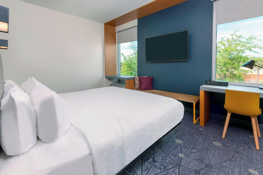 Aloft Jacksonville Airport - photo 10