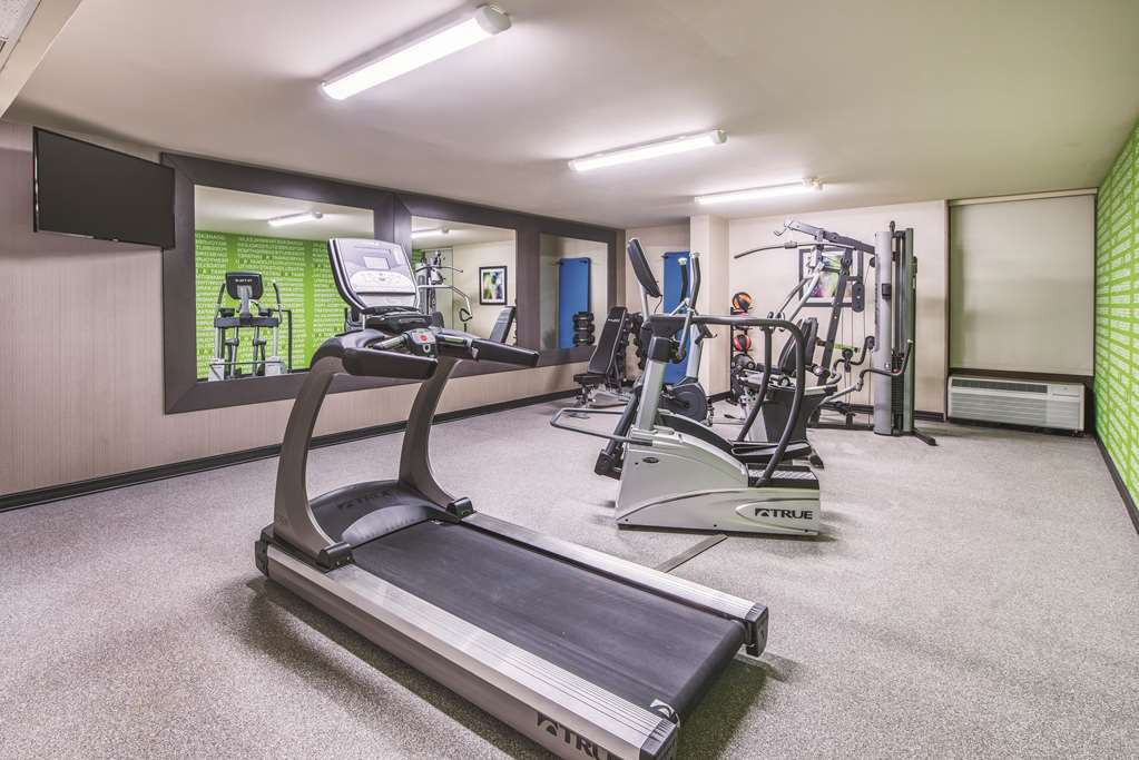 La Quinta Inn & Suites by Wyndham Festus St. Louis South - photo 9