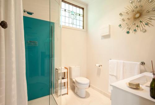 Little Violet — 4-Star Luxury Hotel in Belgrave, Australia