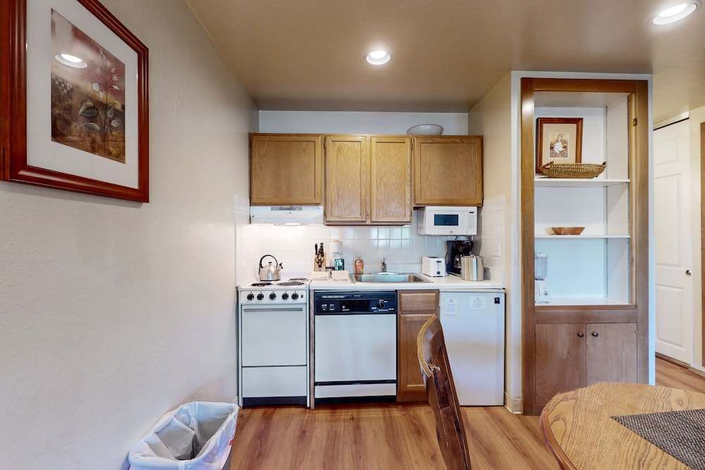 619 Lakefront - photo 36