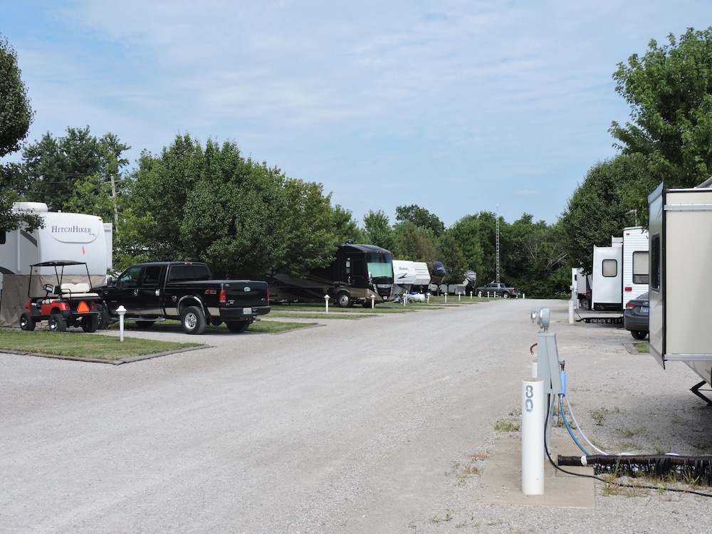 Indian Hills Inn & RV Park - photo 36
