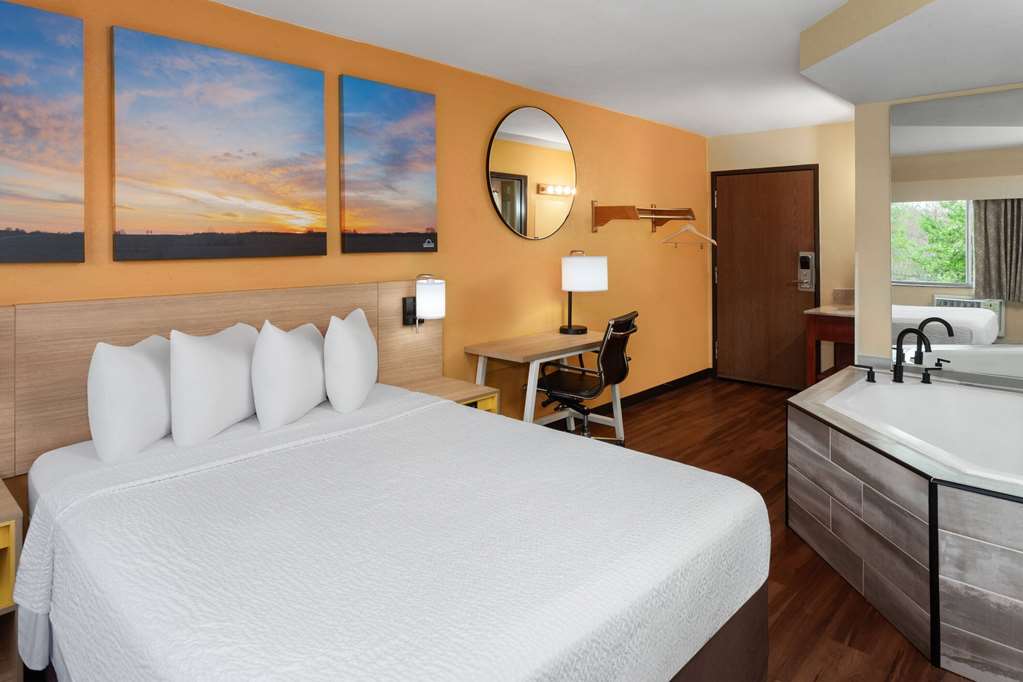 Days Inn by Wyndham Rockford I 90 Casino District - photo 25