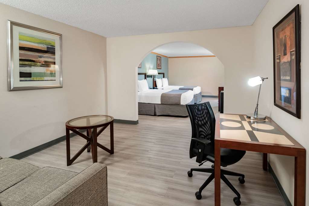 Red Roof Inn & Suites Hinesville - photo 37