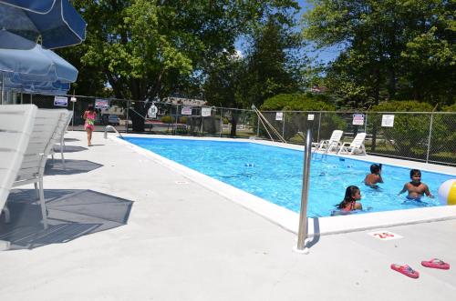 Beachway Motel - photo 13