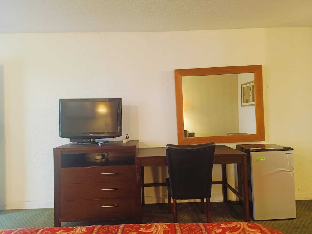 Grumpys Motor Inn Flatonia - photo 8