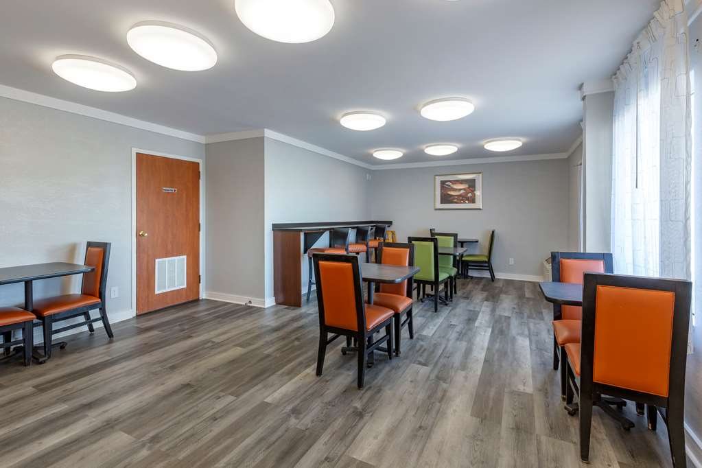 Quality Inn Fayetteville near Fort Bragg - photo 25