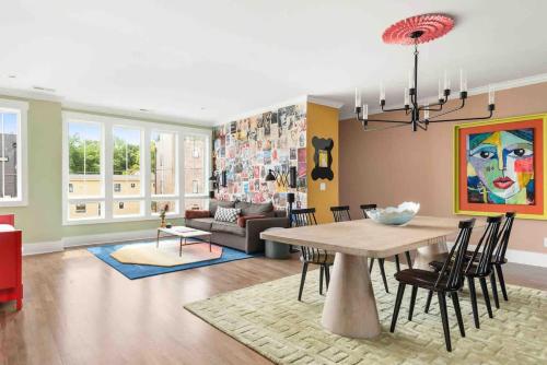 Large Full Home 10 min Broadway 16ppl 10 Beds — 4-Star Luxury Hotel in Nashville, United States