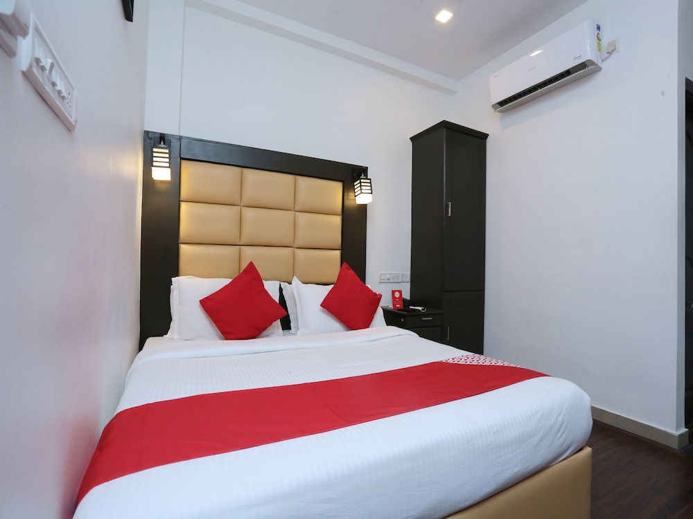 Oyo 14375 Qube - last minute hotel in Cochin