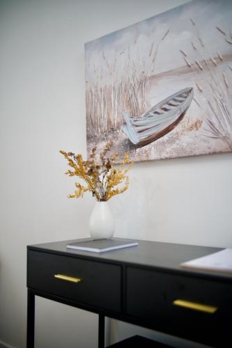 Marina Magic Getaways Your Waterfront Retreat — 4-Star Luxury Hotel in Patterson Lakes, Australia