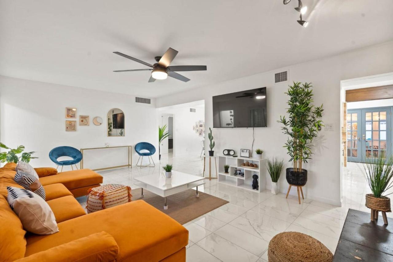 Oak Scottsdale BOHO Scottsdale Oasis Getaway Pool Hottub ZenRoom in Scottsdale, United States