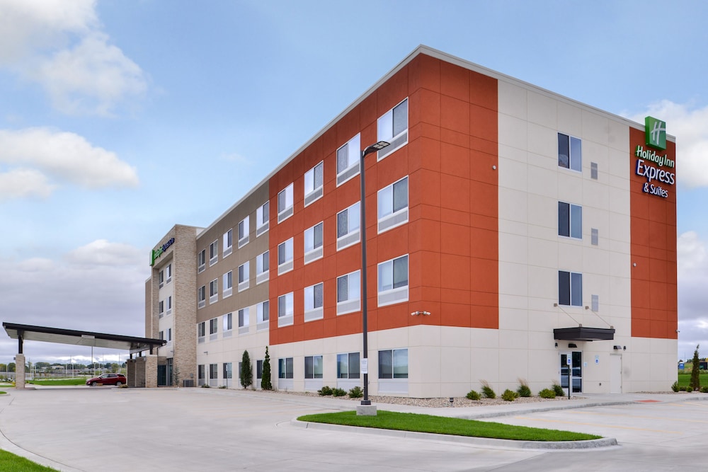 Holiday Inn Express & Suites Kansas City Lee's Summit by IHG - photo 50