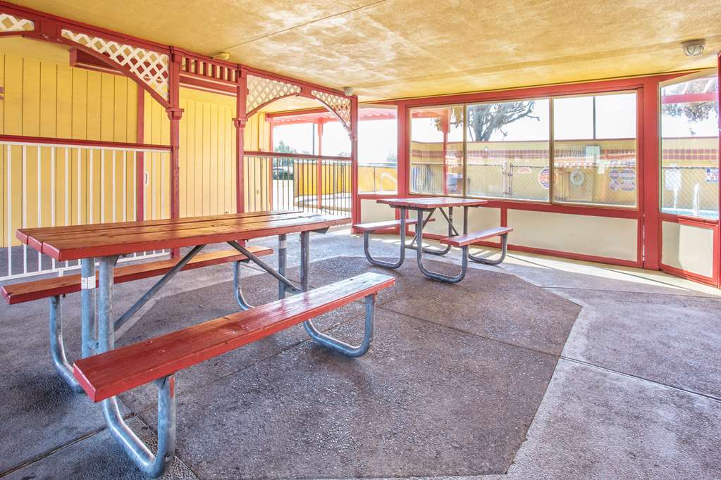Travelodge by Wyndham Turlock - photo 14