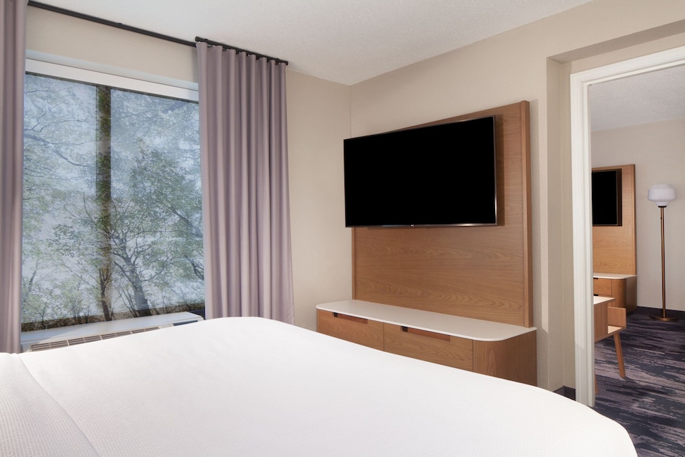 Fairfield Inn & Suites by Marriott Charleston - photo 15