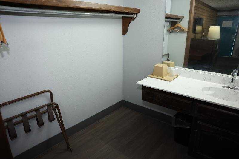 Rittiman Inn and Suites - photo 11