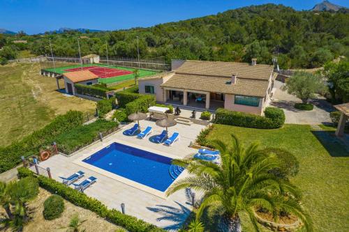 Villa Ca na Quarta — 4-Star Luxury Hotel in Alcudia, Spain