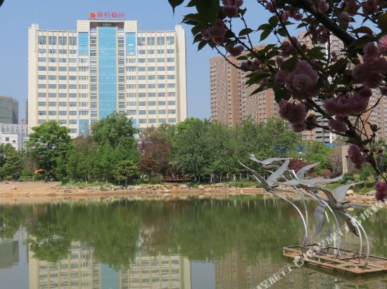 Dragon Apostles Hotel in Qujing, People's Republic of China