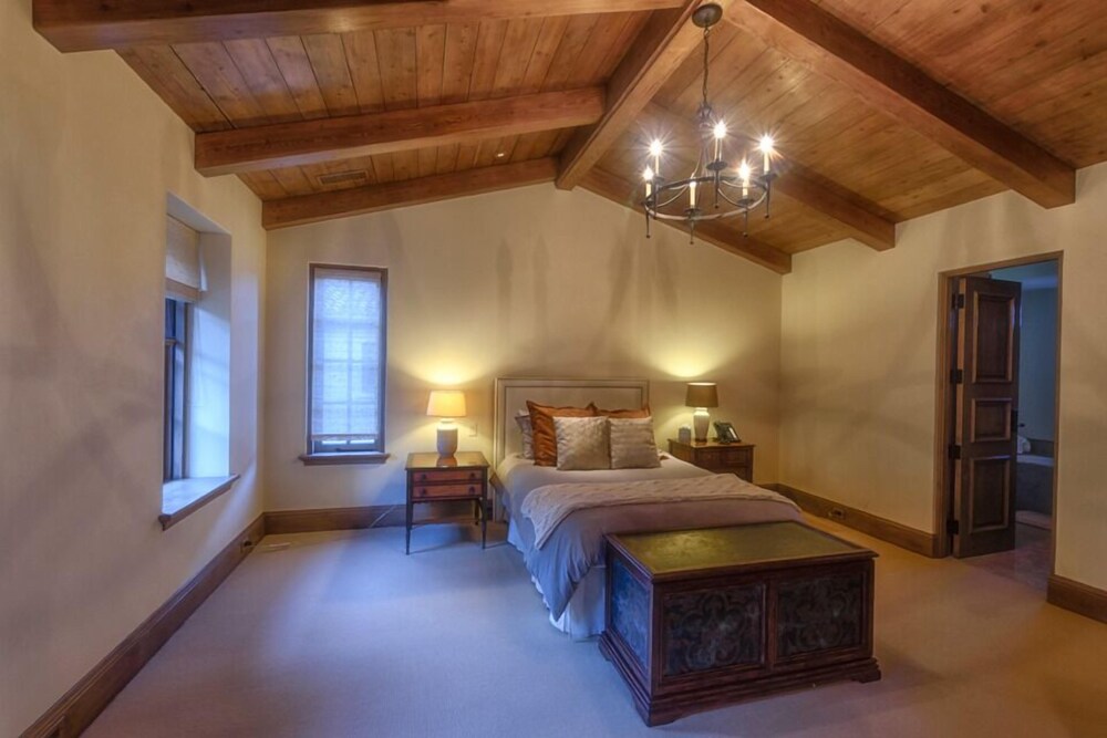 LX1 Chateau D' Renaitre Estate Carmel by the sea - photo 14