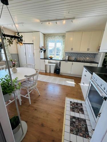 Villa Kunterbunt — 4-Star Luxury Hotel in Ulricehamn, Sweden