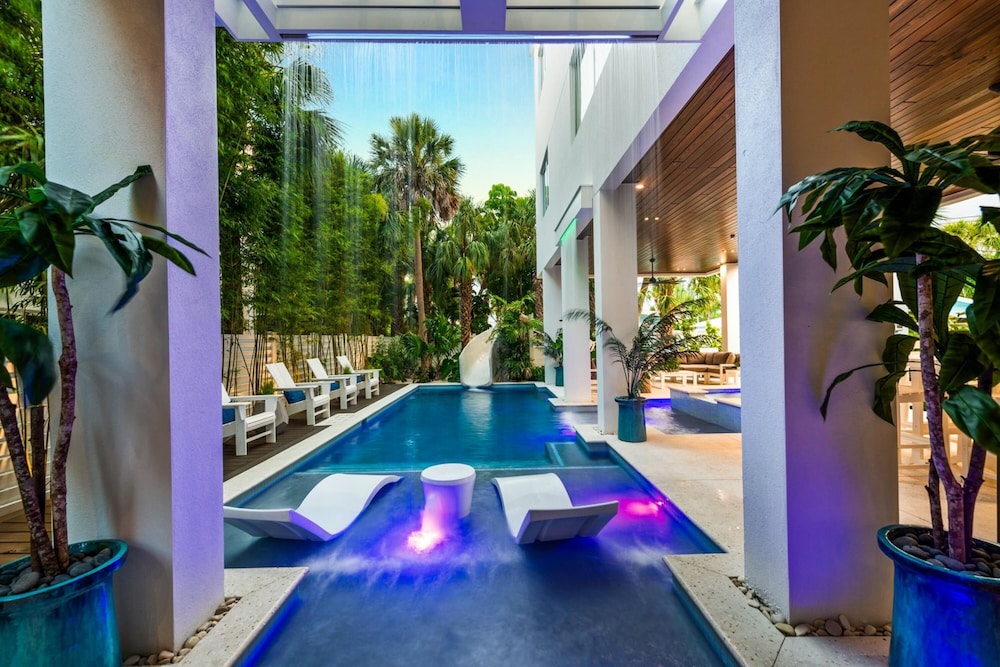 Elevated Perspective in Siesta Key, United States