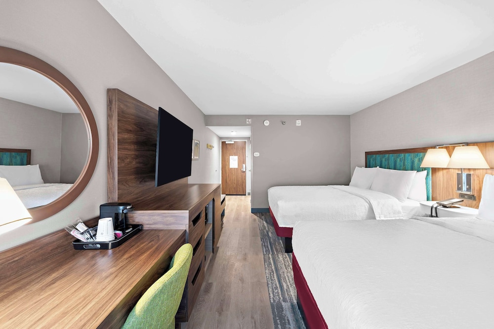 Hampton Inn by Hilton Los Angeles Airport - photo 11