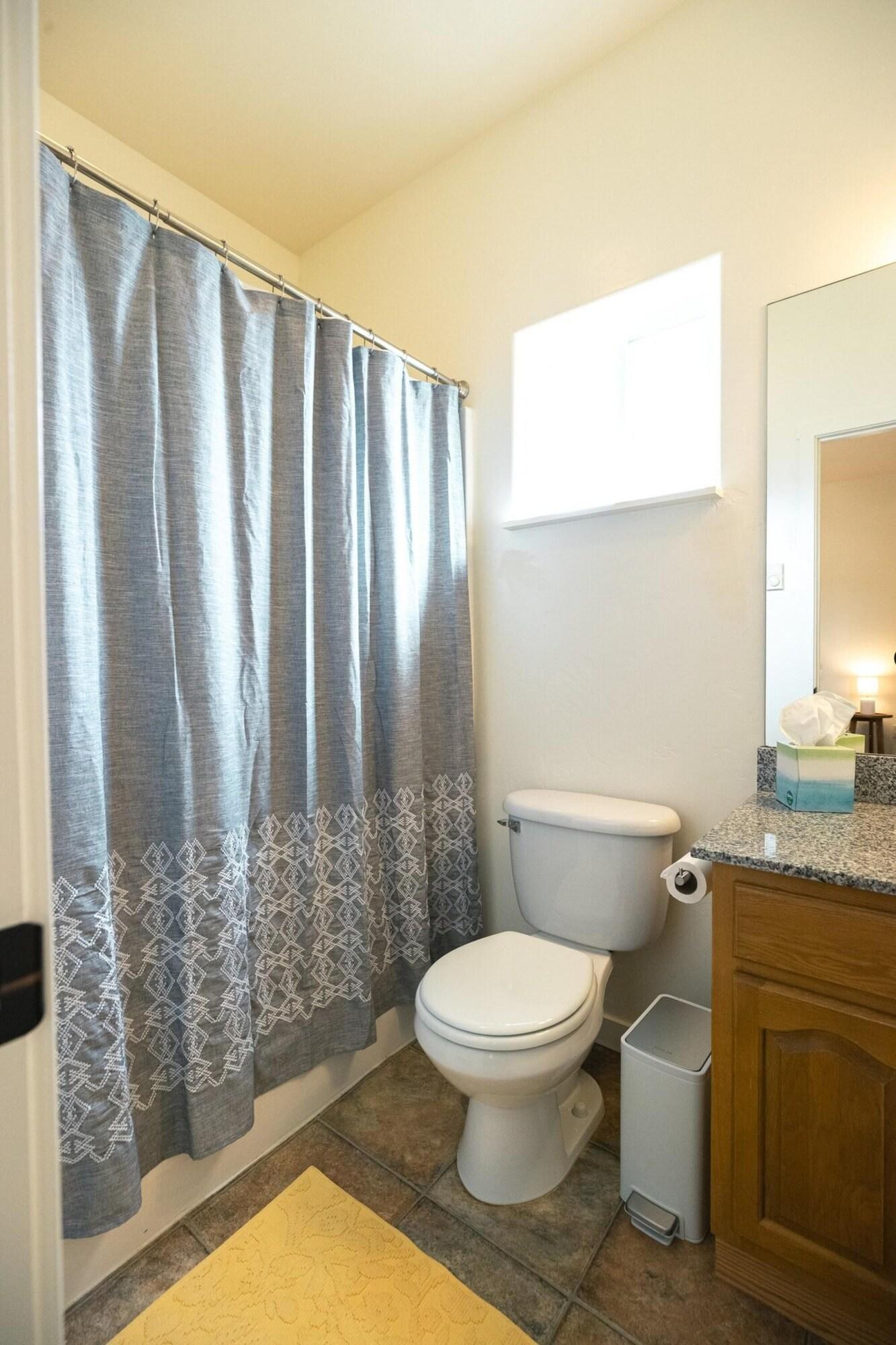 Modern Townhome Enclosed Garage WD — 4-Star Luxury Hotel in Kalispell, United States