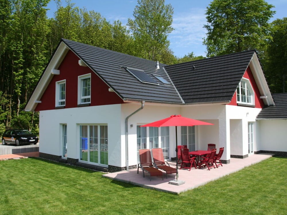 Strandhus Sellin House 1 — 4-Star Luxury Hotel in Sellin, Germany