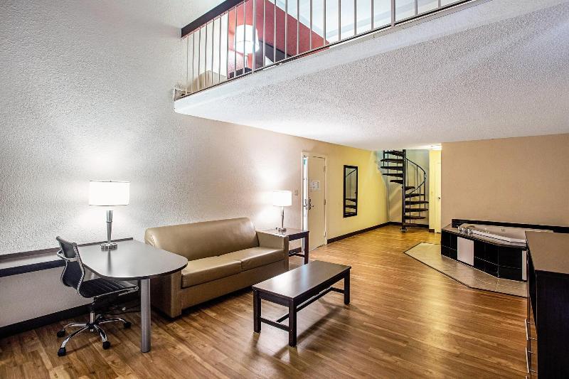 Red Roof Inn Wichita East - photo 25
