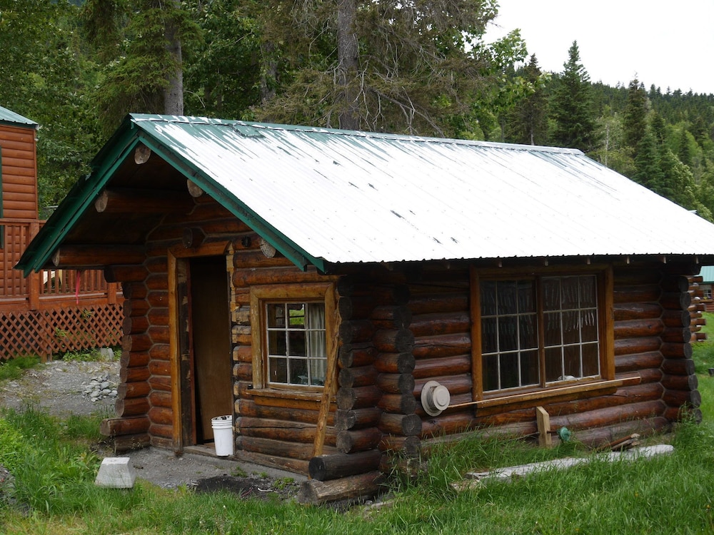 Gwin's Lodge & Roadhouse Est. 1952 - photo 106