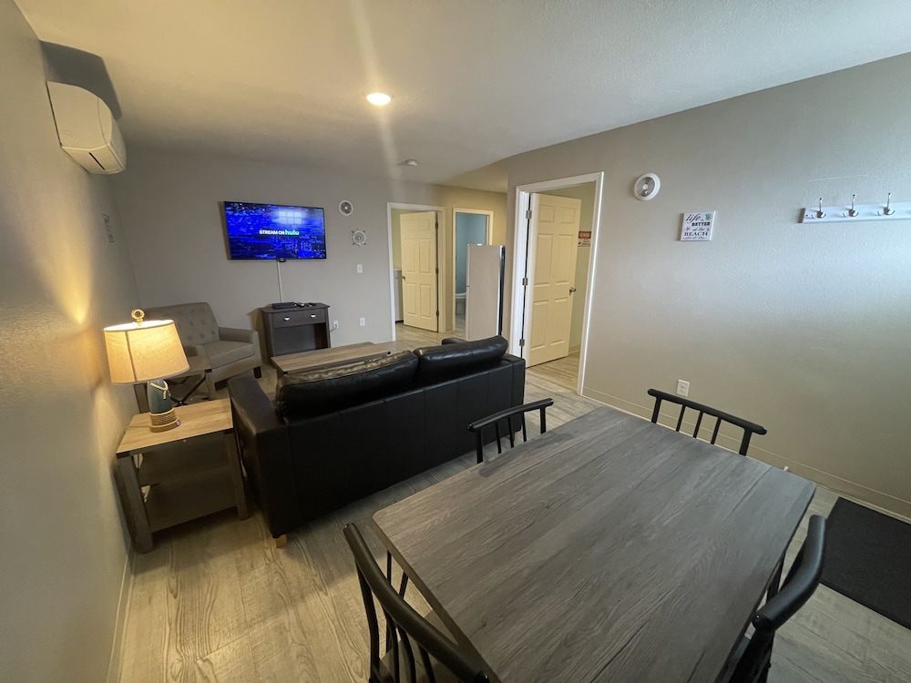 The Coastal Inn and Suites - photo 23