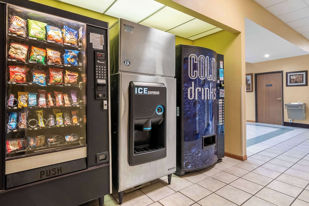 Quality Inn & Suites Lenexa Kansas City - photo 34
