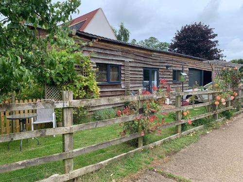 The Barn at White Rose Cottage — 4-Star Luxury Hotel in Towcester, United Kingdom