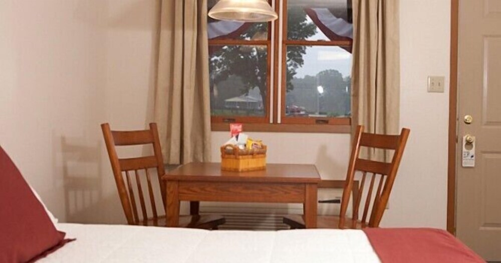 Creekwood Motel - photo 2