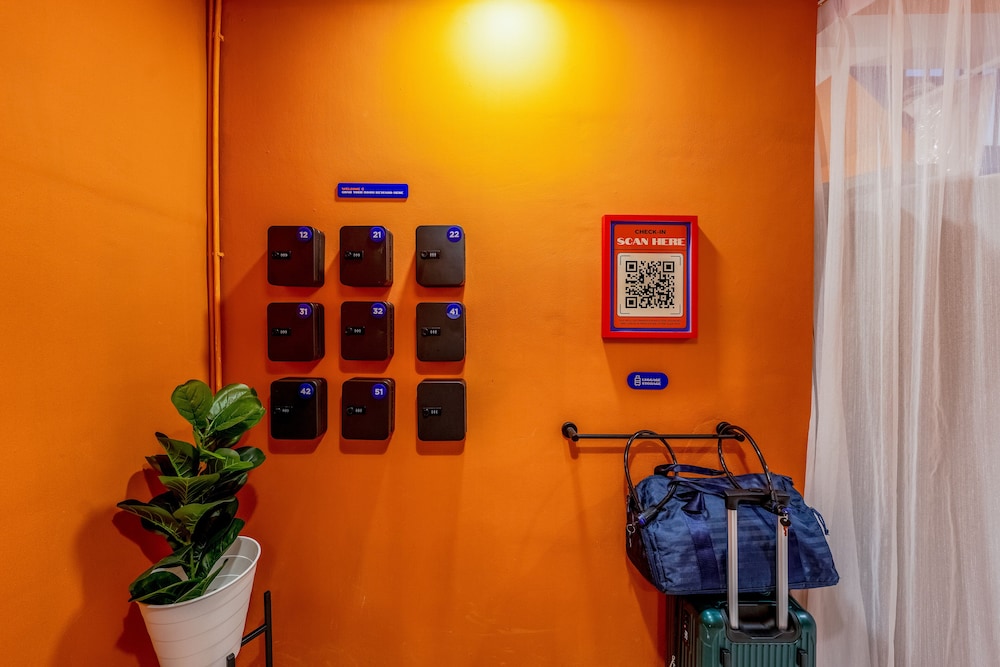 Check-in/check-out kiosk