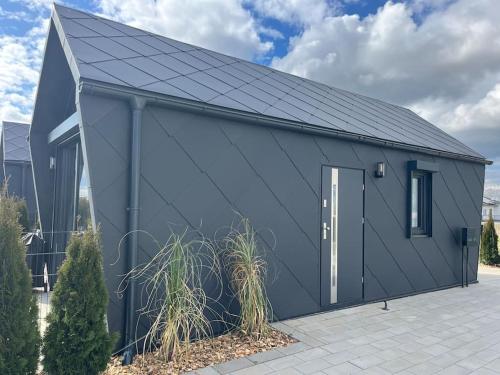 Tiny Ferienhaus Oskar 100m Entfernt zum See Strand — hotel in Lobnitz