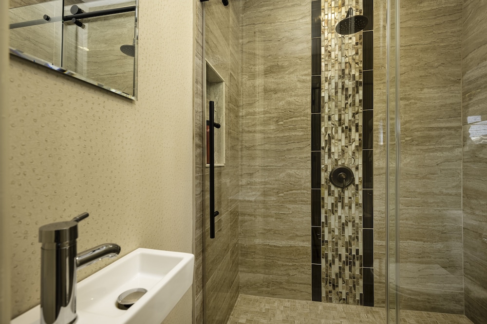 The Edward Hotel - photo 48