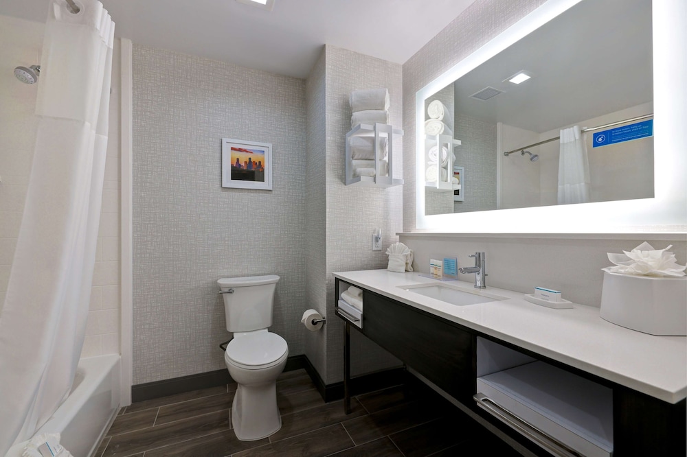 Hampton Inn & Suites Houston East Beltway 8 - photo 46