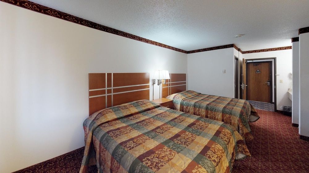 Waconia Inn & Suites - photo 9