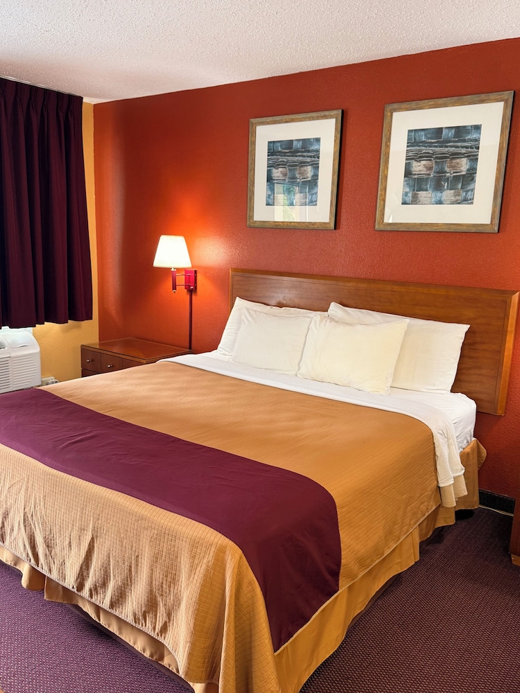 Executive Inn Schenectady - photo 5