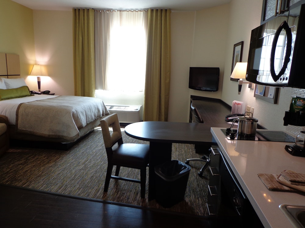 Candlewood Suites Odessa by IHG - photo 9