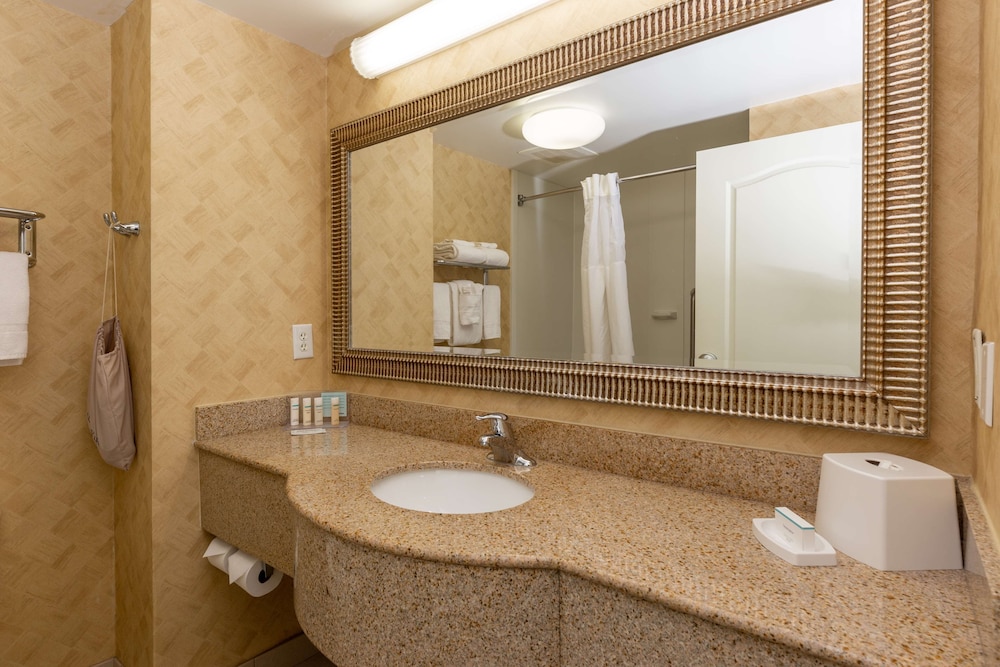 Hampton Inn & Suites Jacksonville Deerwood Park - photo 45