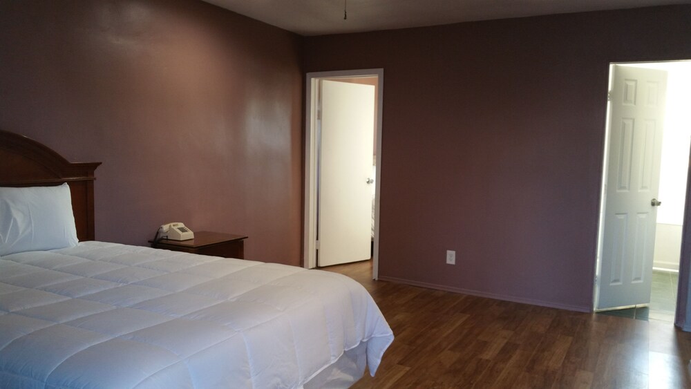 Coast Inn - photo 3