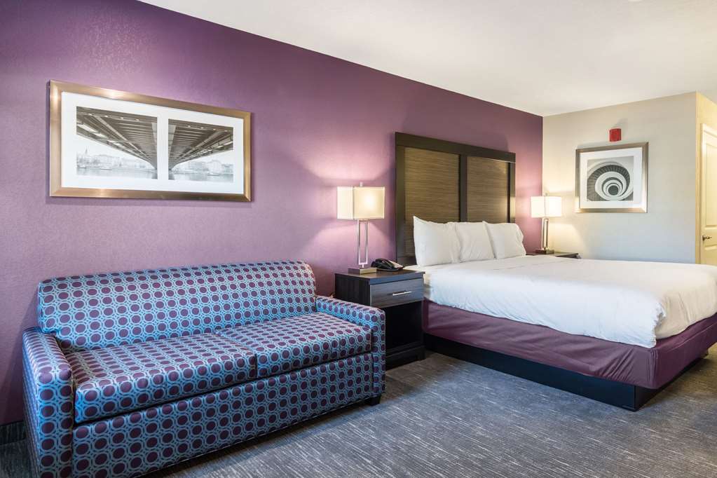 Econo Lodge Inn & Suites North Little Rock near Riverfront - photo 8