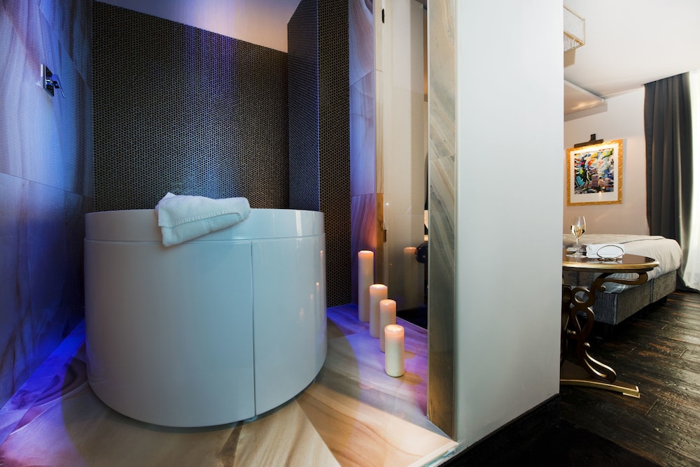 HT6 Hotel Roma — 4-Star Luxury Hotel in Rome, Italy