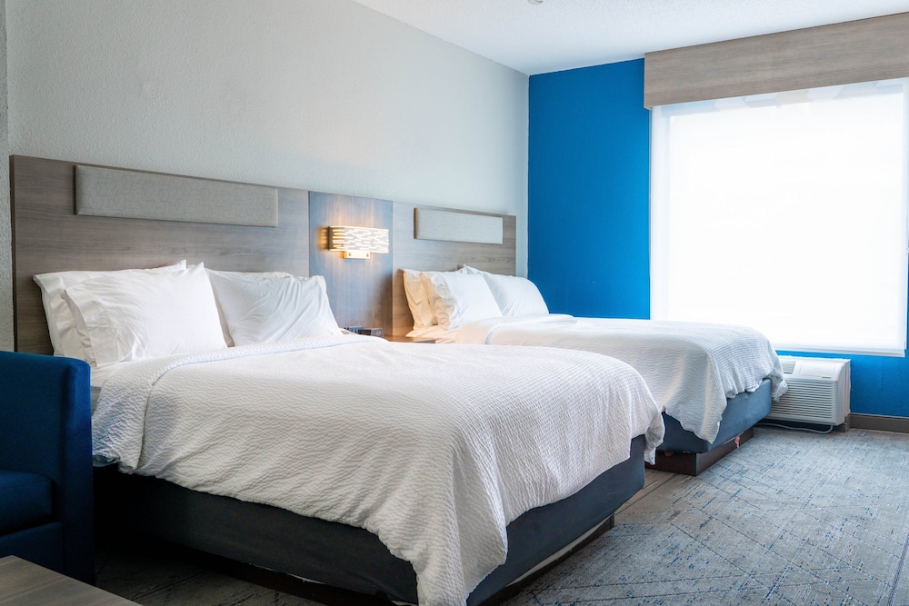 Holiday Inn Express & Suites Hiawassee by IHG - photo 7