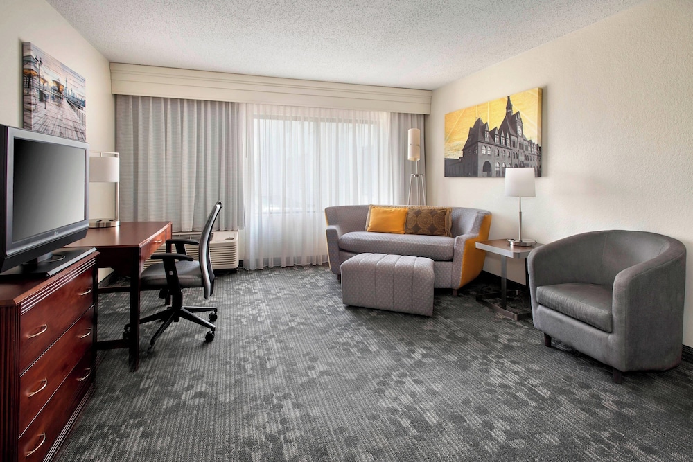 Courtyard by Marriott Princeton - photo 12