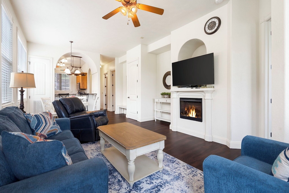Stone Cliff Relaxation w Resort Amenities - photo 16